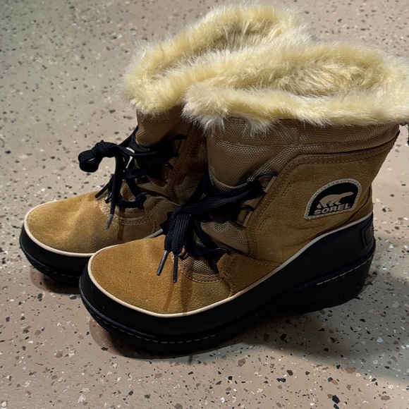 Women’s Sorel Camel and Black Fur-Lined Boots - Picture 1 of 9